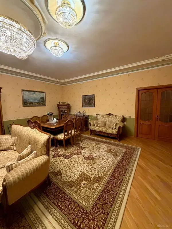 Satılır 4 otaqlı mənzil 150 m²