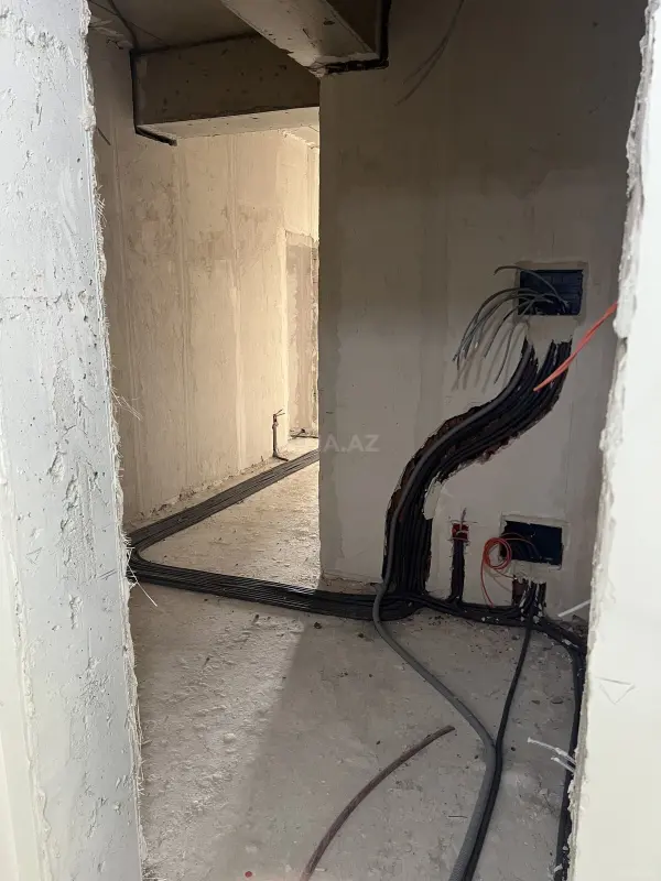 Satılır 2 otaqlı mənzil 95.8 m²
