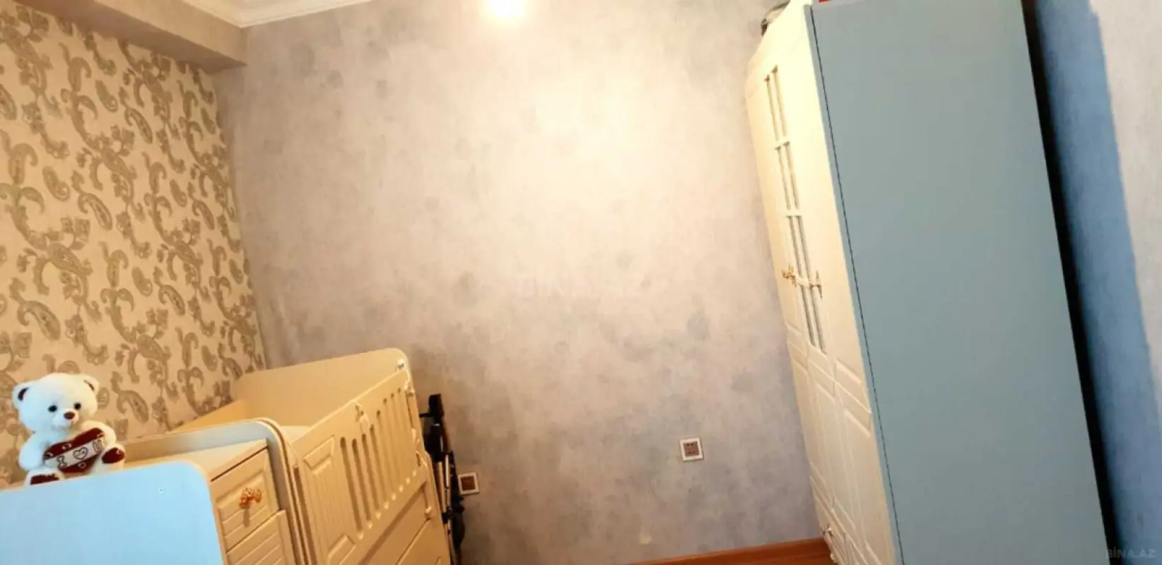Satılır 3 otaqlı mənzil 130 m²