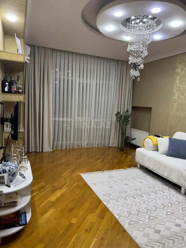 Kirayə verilir 2 otaqlı mənzil 70 m²