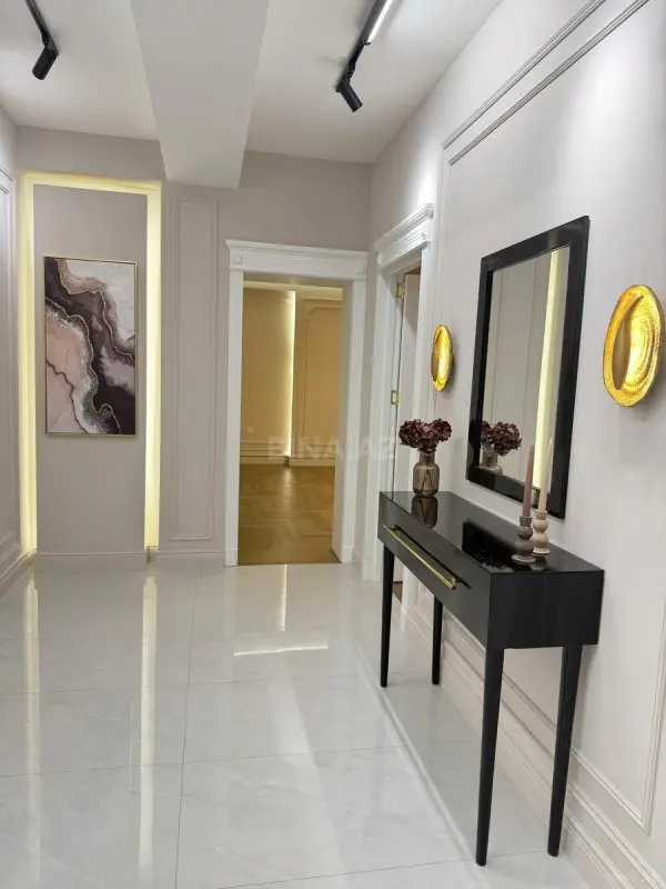 Satılır 3 otaqlı mənzil 110 m²