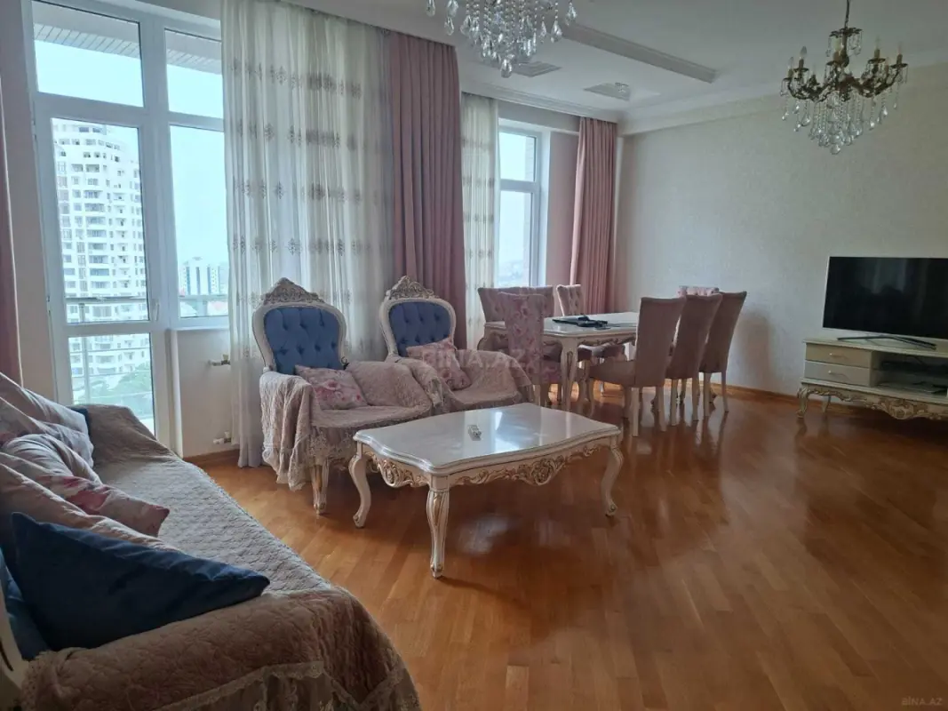 Satılır 3 otaqlı mənzil 116 m²