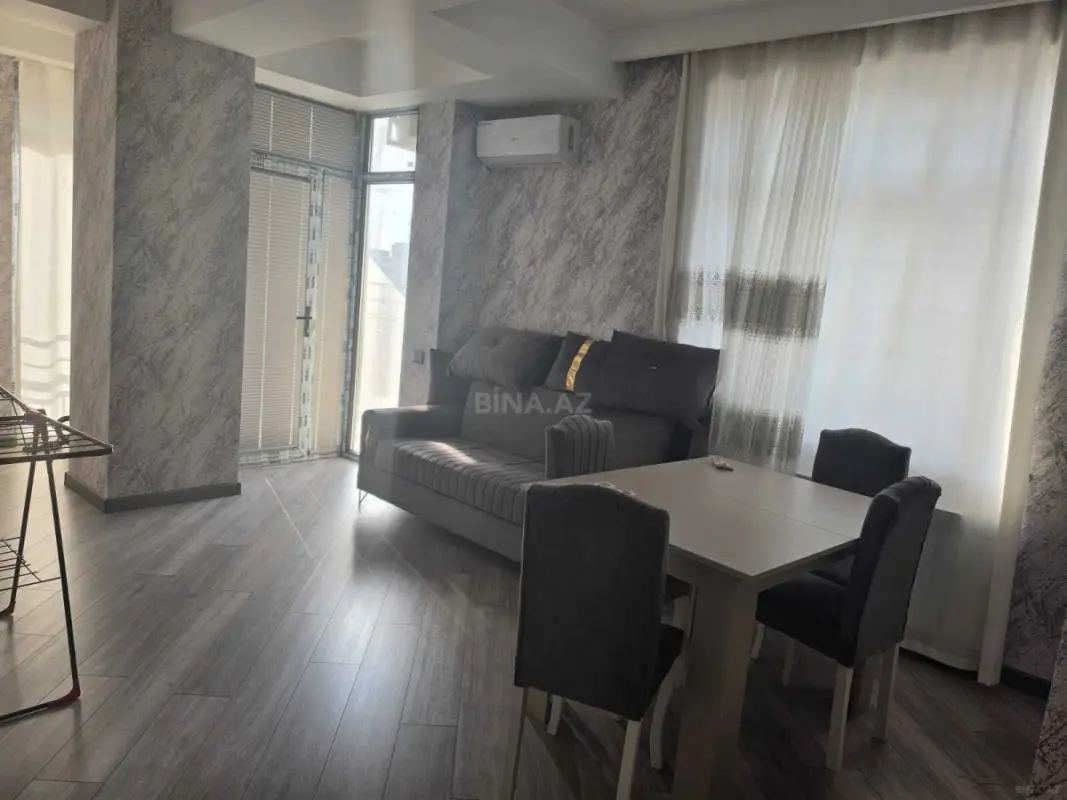 Kirayə verilir 2 otaqlı mənzil 90 m²