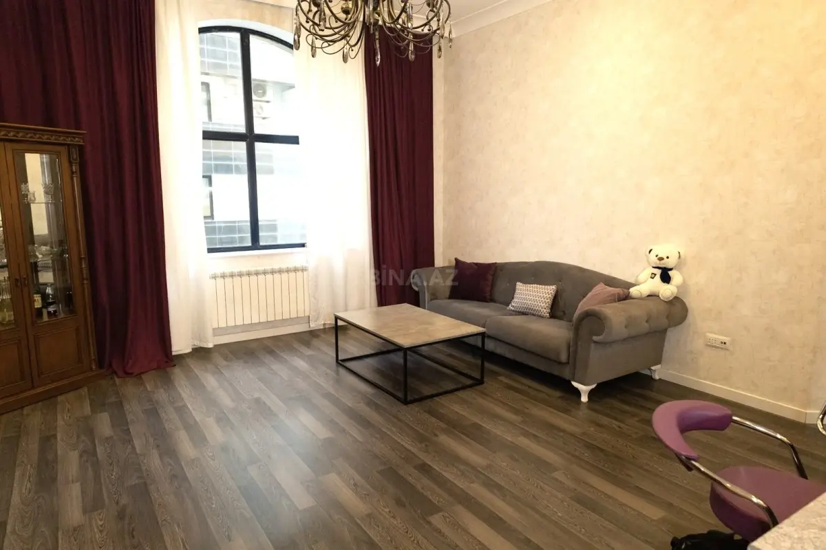 Kirayə verilir 2 otaqlı mənzil 90 m²