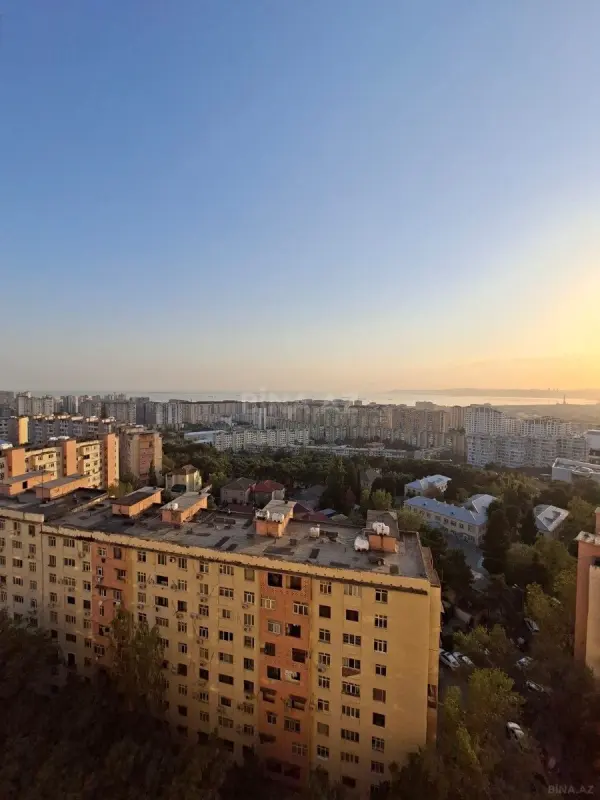 Satılır 2 otaqlı mənzil 82 m²