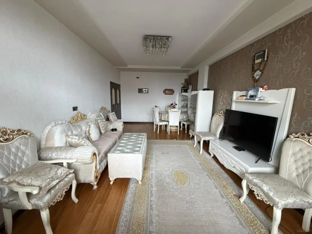 Satılır 3 otaqlı mənzil 140 m²