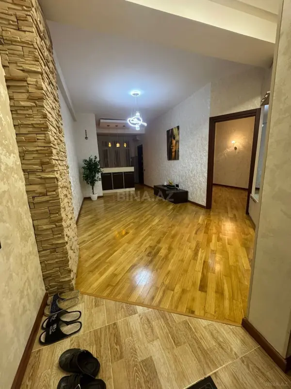 Satılır 2 otaqlı mənzil 61 m²