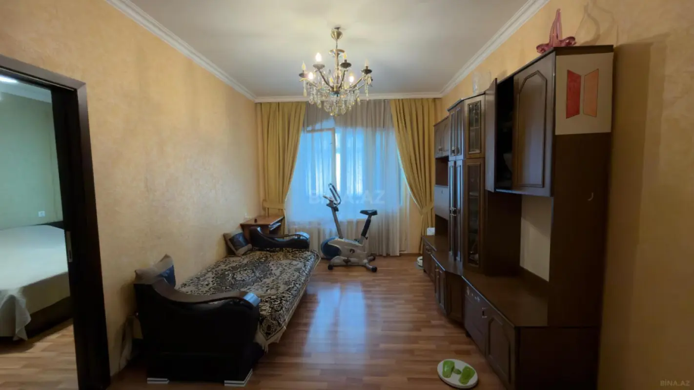 Satılır 5 otaqlı mənzil 120 m²