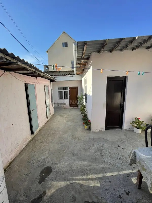 Satılır 4 otaqlı həyət evi 140 m²