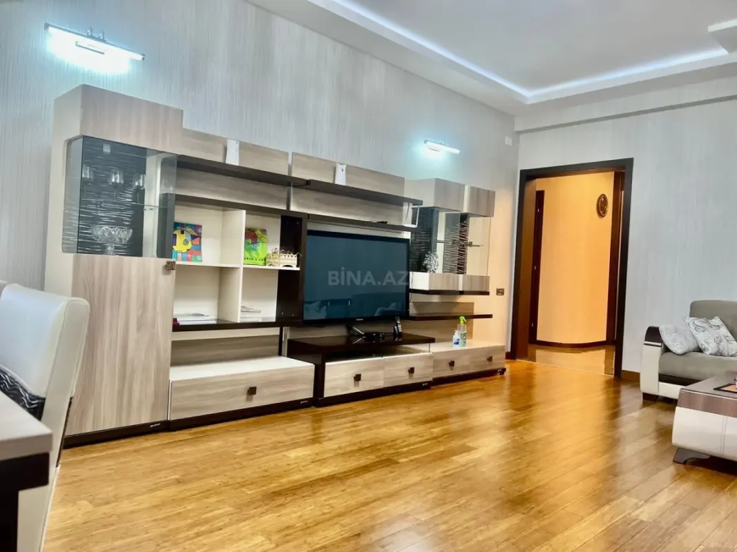 Kirayə verilir 3 otaqlı mənzil 140 m²