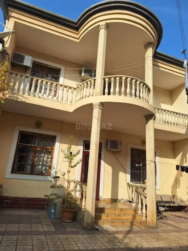 Satılır 6 otaqlı həyət evi 190 m²