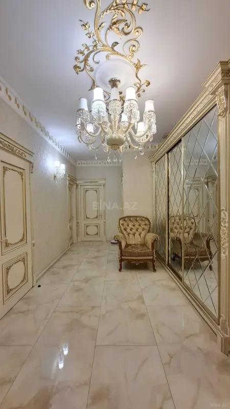 Satılır 3 otaqlı mənzil 140 m²