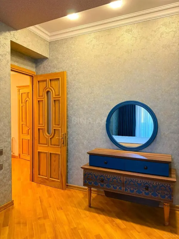 Satılır 3 otaqlı mənzil 125 m²