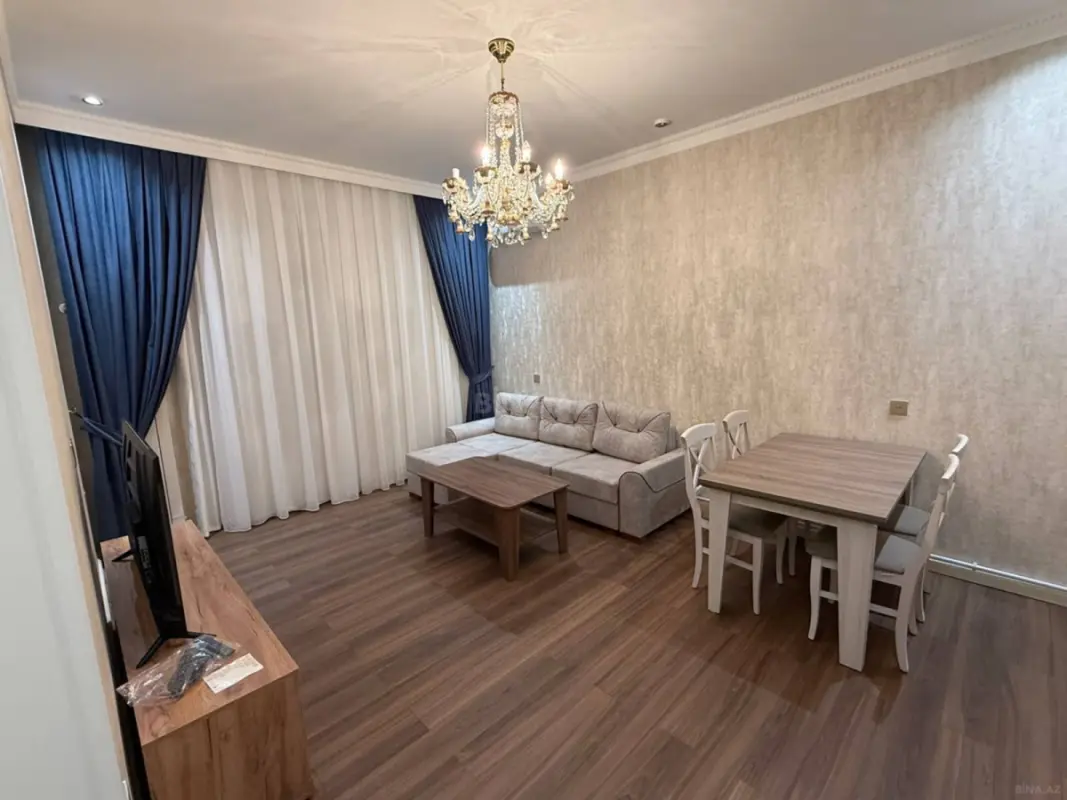 Kirayə verilir 2 otaqlı mənzil 72 m²