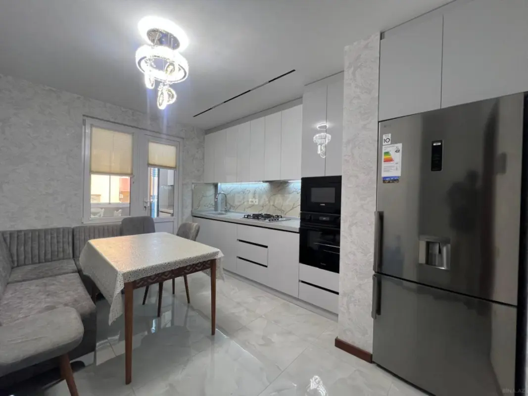 Satılır 5 otaqlı mənzil 120 m²