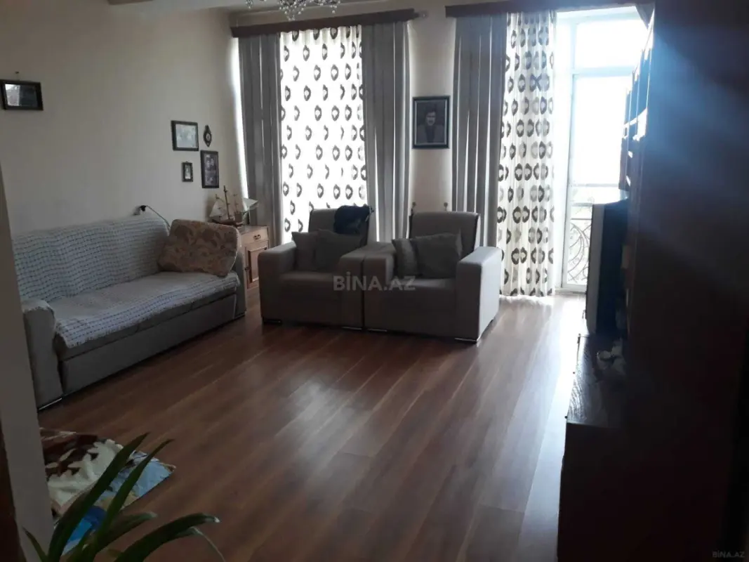 Satılır 2 otaqlı mənzil 98 m²