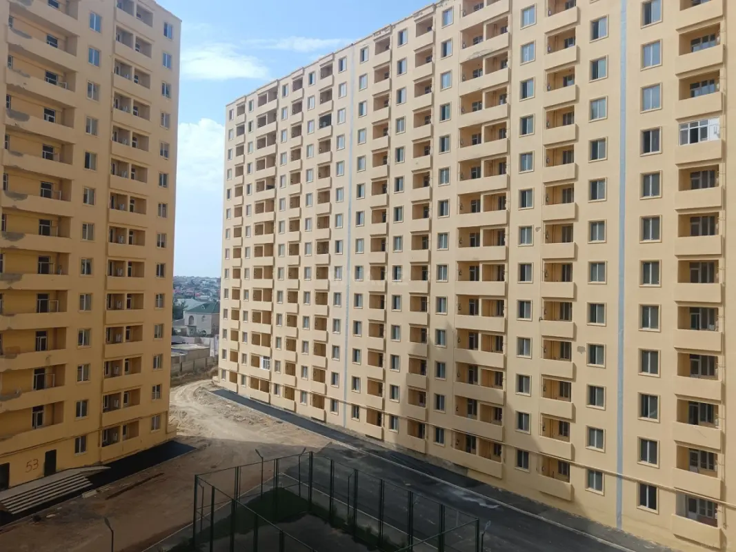 Satılır 1 otaqlı mənzil 67.1 m²