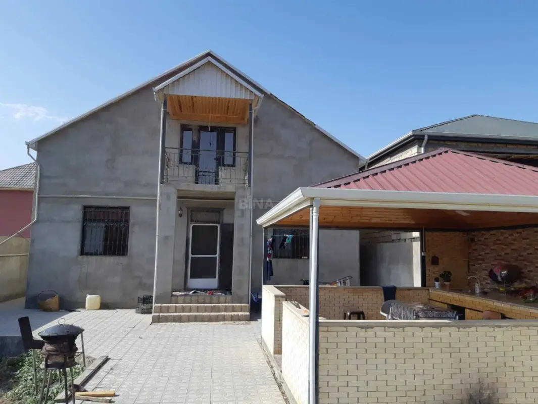 Satılır 4 otaqlı həyət evi 200 m²