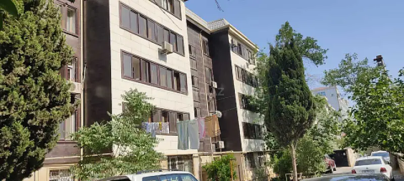 Satılır 2 otaqlı mənzil 50 m² — Bakı, İnşaatçılar 2 otaq 50.00 m²