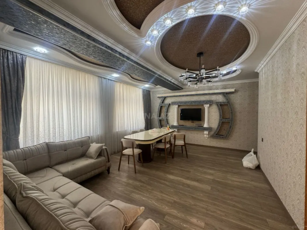 Kirayə verilir 3 otaqlı mənzil 135 m²