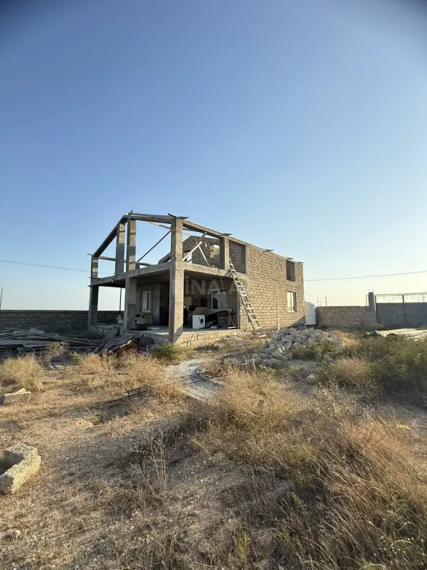 Satılır 6 otaqlı həyət evi 302 m²