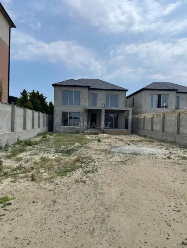 Satılır 7 otaqlı həyət evi 290 m²