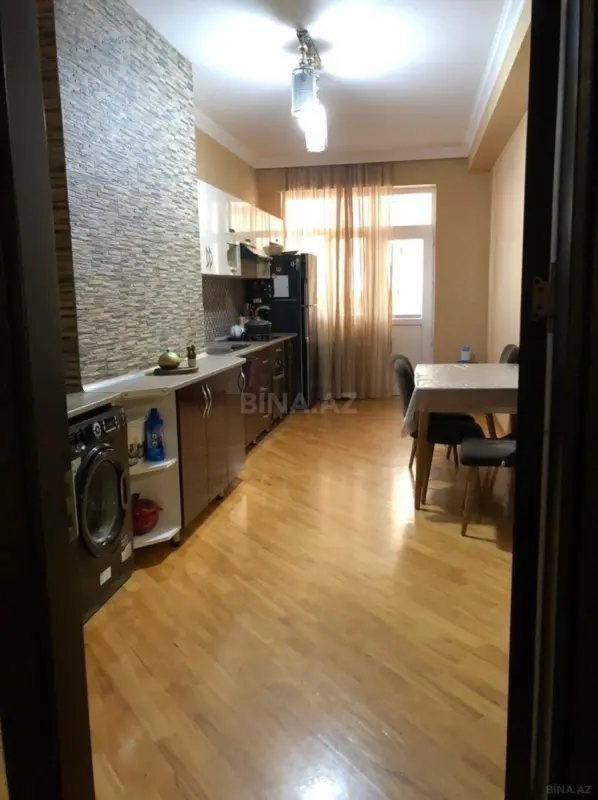 Kirayə verilir 3 otaqlı mənzil 140 m²