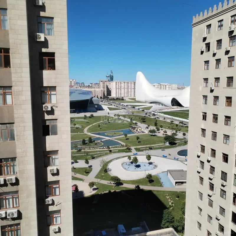 Satılır 2 otaqlı mənzil 115 m²