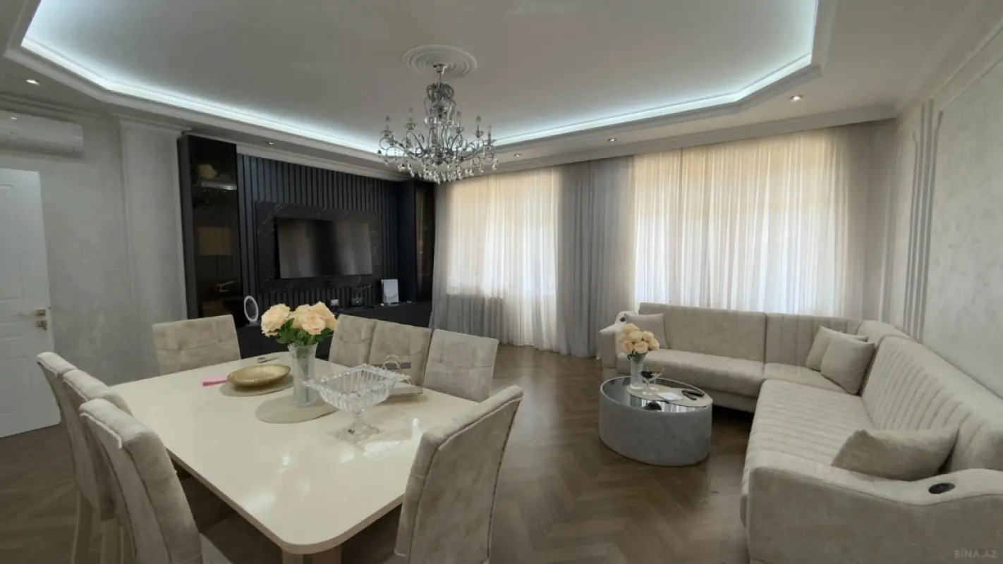 Satılır 3 otaqlı mənzil 158 m²