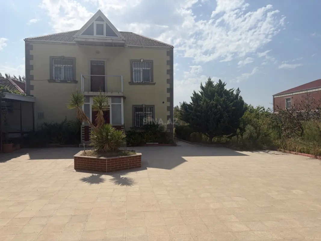 Satılır 5 otaqlı həyət evi 150 m²