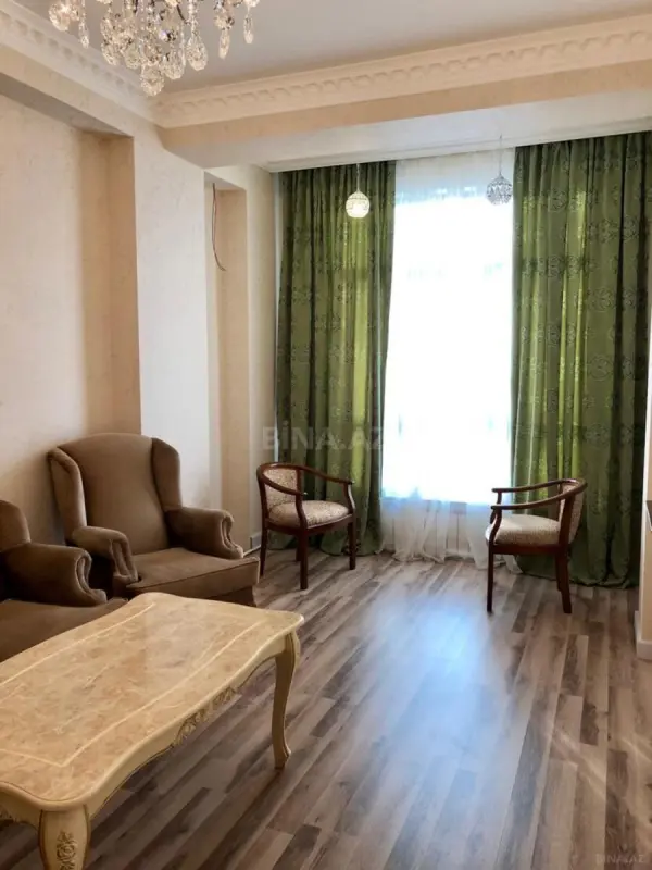 Kirayə verilir 2 otaqlı mənzil 75 m²