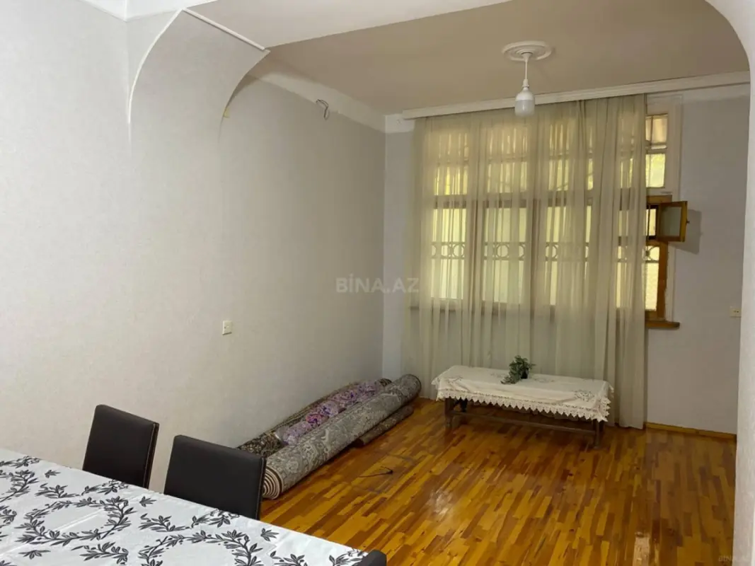Kirayə verilir 5 otaqlı mənzil 150 m²