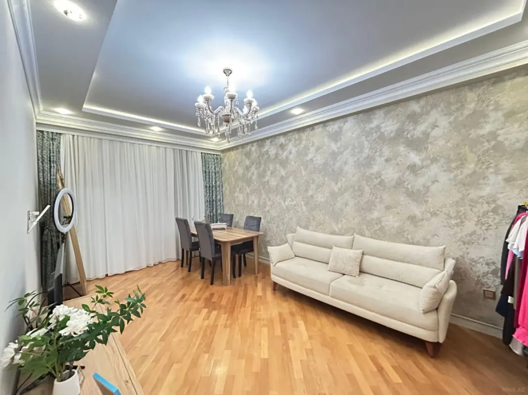Kirayə verilir 2 otaqlı mənzil 80 m²