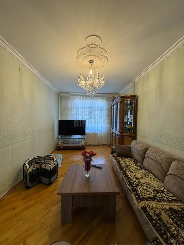 Satılır 4 otaqlı mənzil 110 m²