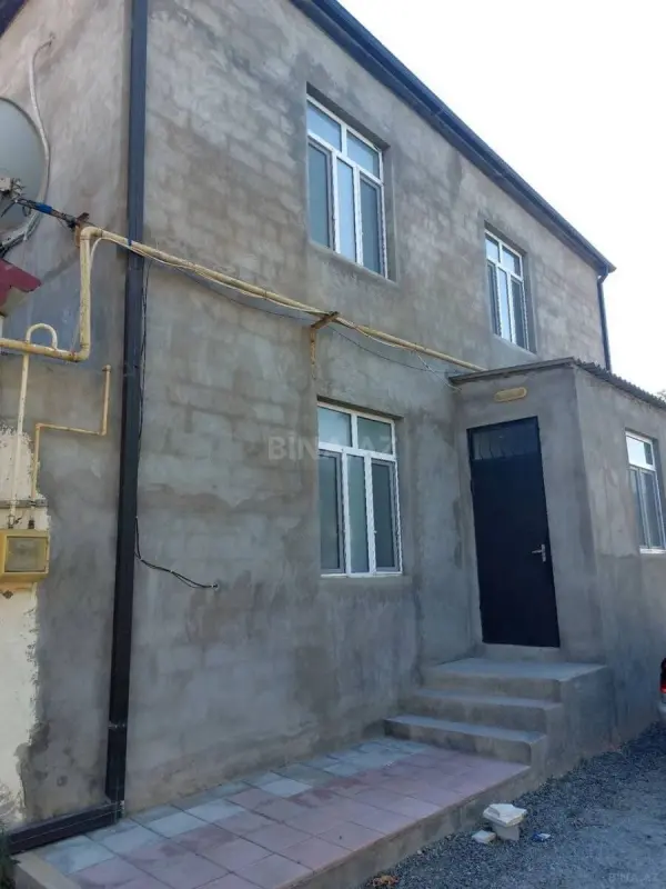 Satılır 6 otaqlı həyət evi 200 m²