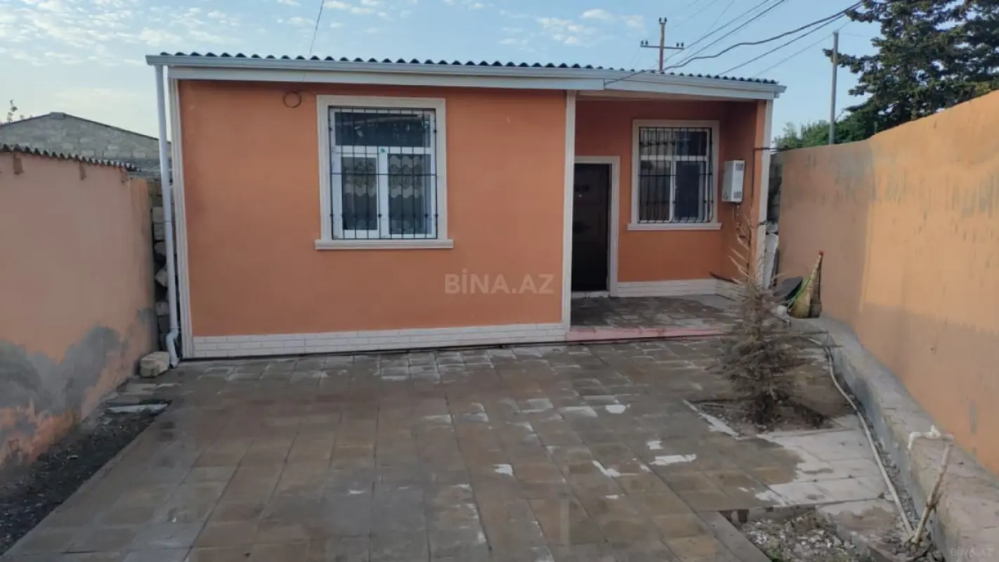 Satılır 2 otaqlı həyət evi 67 m²