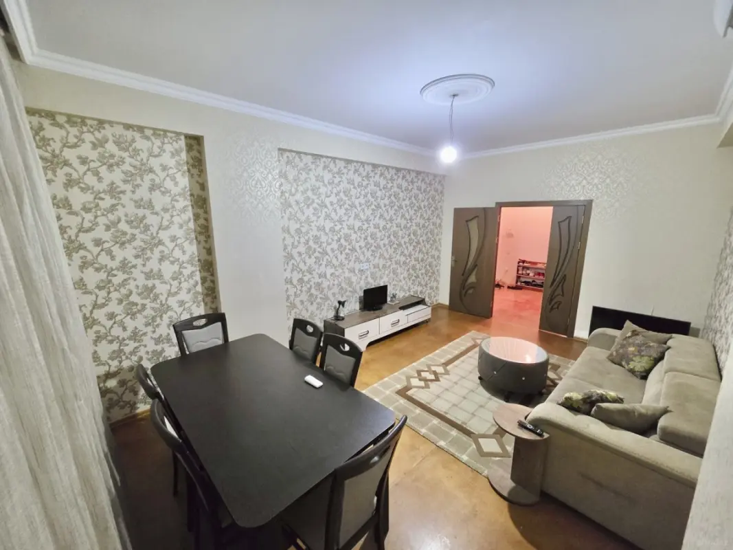 Satılır 2 otaqlı mənzil 78 m²