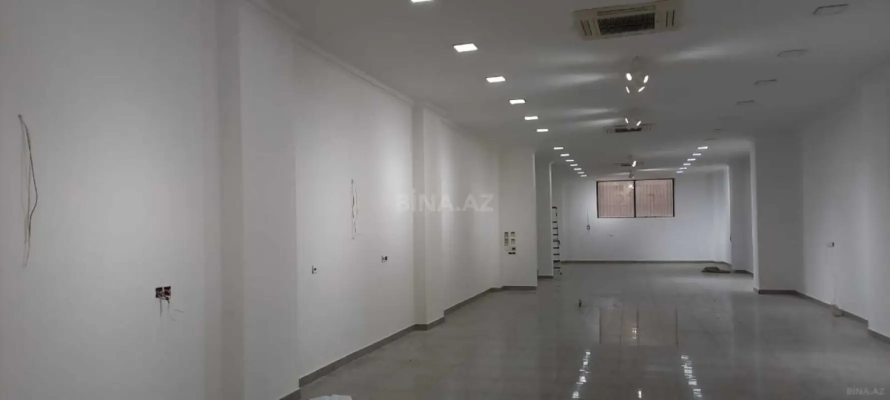 Satılır obyekt 280 m²