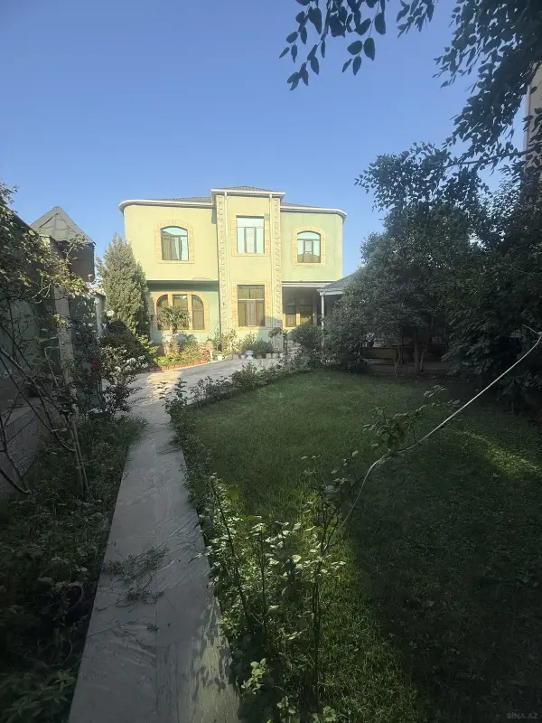 Satılır 6 otaqlı həyət evi 250 m²