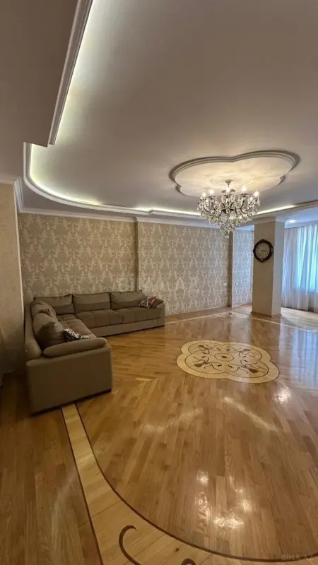 Kirayə verilir 3 otaqlı mənzil 170 m²
