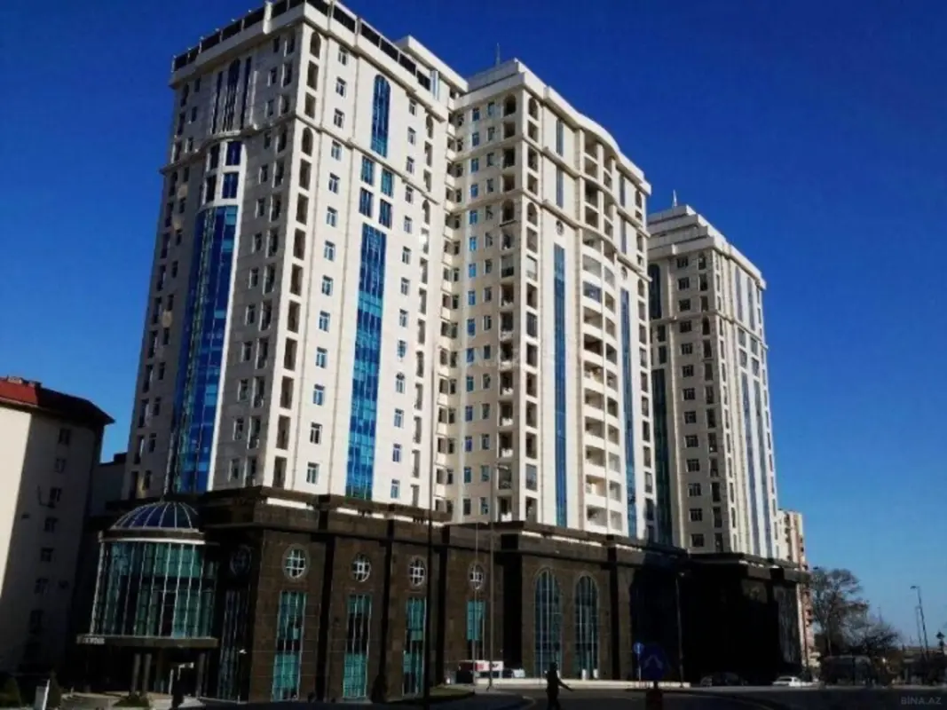 Kirayə verilir 6 otaqlı mənzil 190 m²