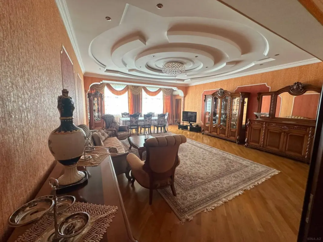 Kirayə verilir 4 otaqlı mənzil 220 m²