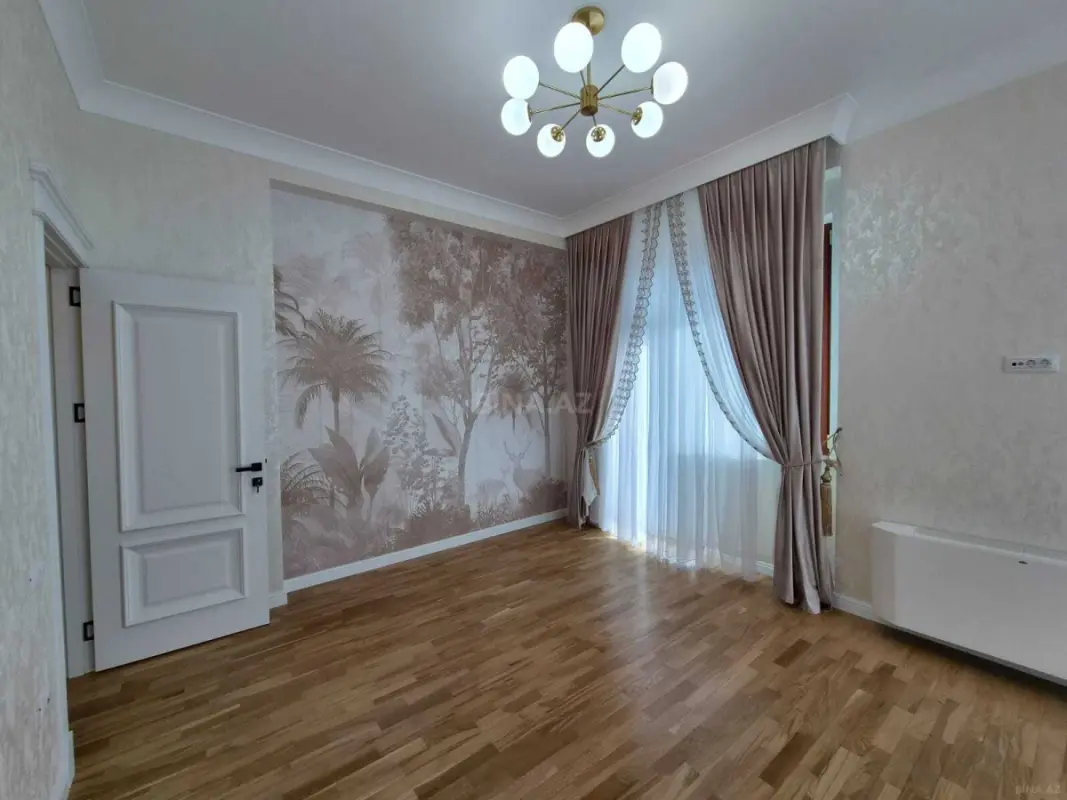 Satılır 3 otaqlı mənzil 153 m²