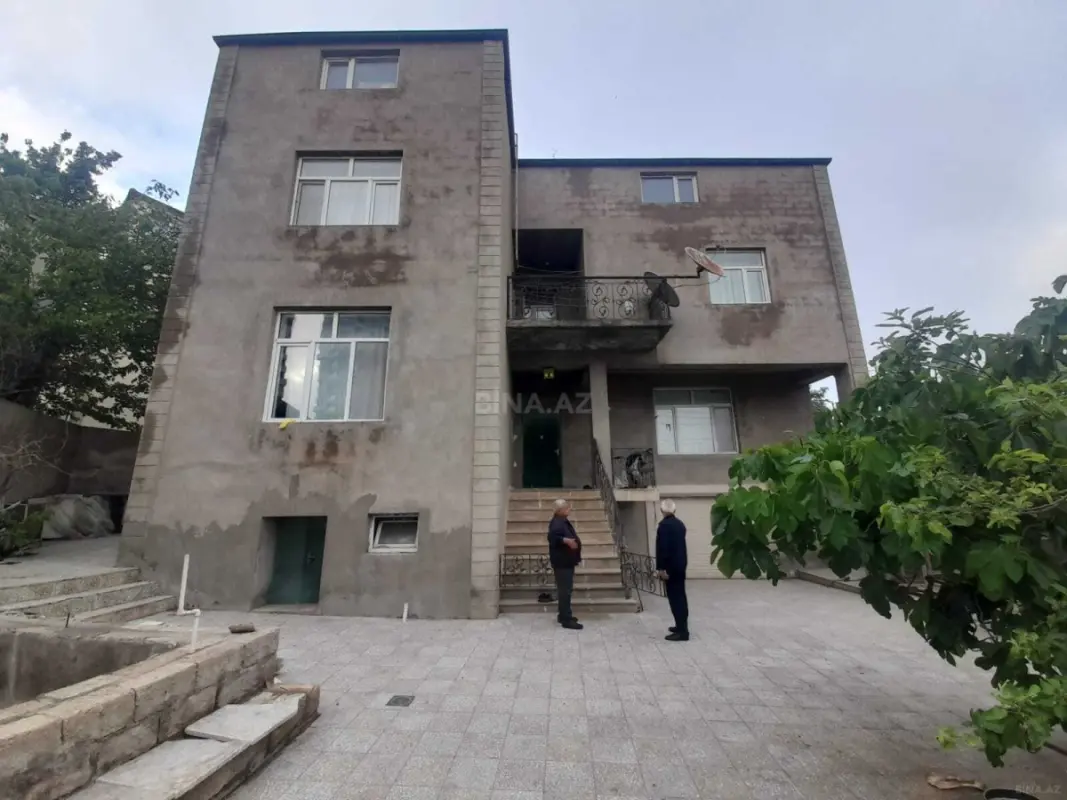 Satılır 7 otaqlı həyət evi 500 m²