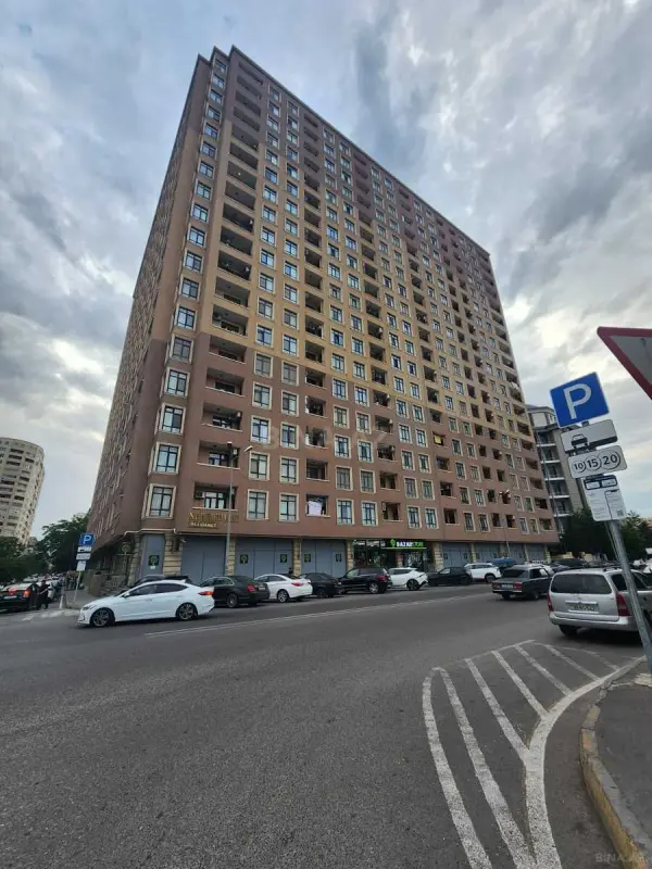 Satılır 3 otaqlı mənzil 106.6 m²