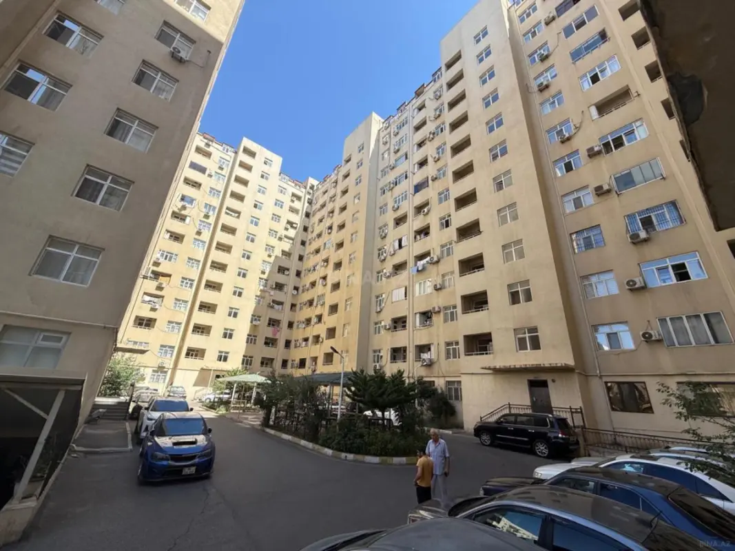 Satılır 2 otaqlı mənzil 81 m²