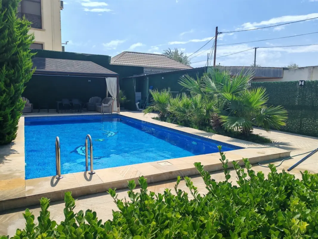 Satılır 5 otaqlı həyət evi 166 m²