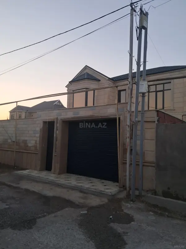 Satılır 6 otaqlı həyət evi 250 m²