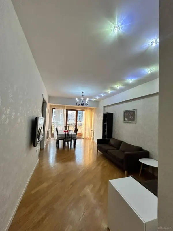 Kirayə verilir 4 otaqlı mənzil 140 m²