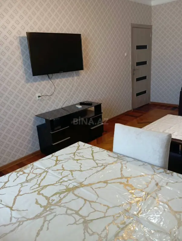 Kirayə verilir 2 otaqlı mənzil 65 m²
